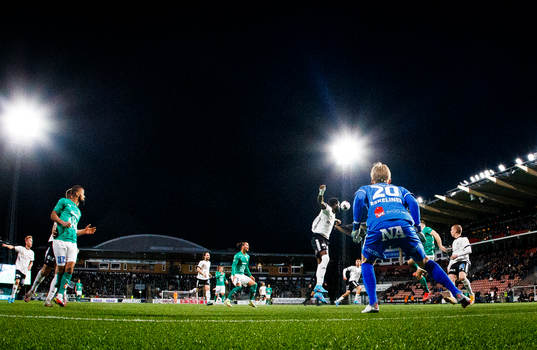Örebros William Eskelinen och Nasiru Moro