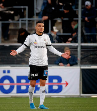 Örebros Ahmed Yasin reagerar