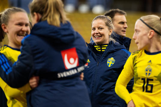 Sveriges förbundskapten Caroline Sjöholm är glad