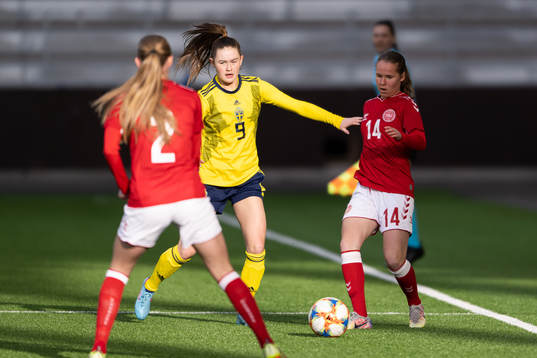 Sveriges Svea Rehnberg och Danmarks Karoline Olesen