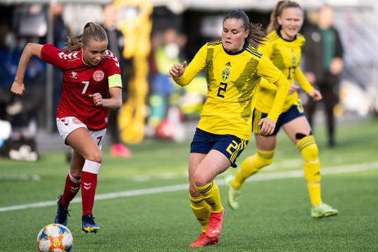 Danmarks Sarah Thygesen och Sveriges Hanna Wijk