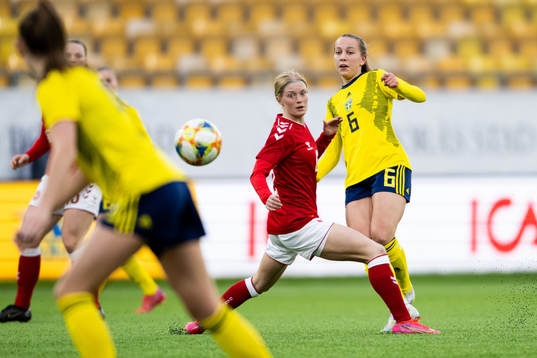 Danmarks Vibeke Andersen och Sveriges Sara Eriksson