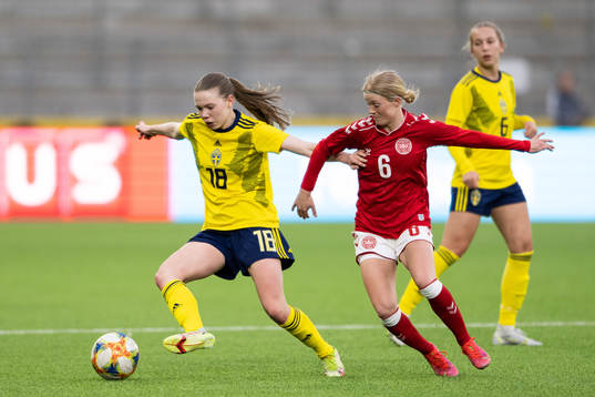 Sveriges Bea Sprung och Danmarks Vibeke Andersen