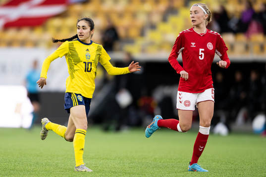 Sveriges Nesrin Akgün och Danmarks Julie Poulsen