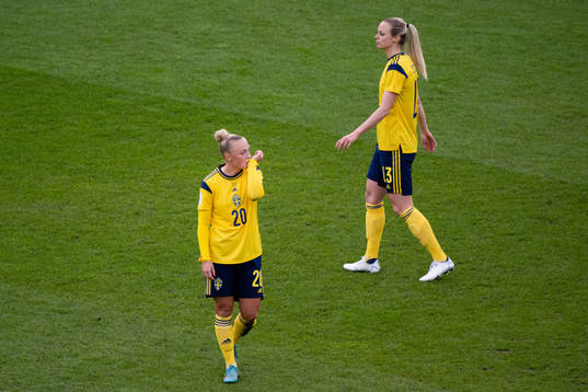Hanna Bennison and Amanda Ilestedt of Sweden look dejected