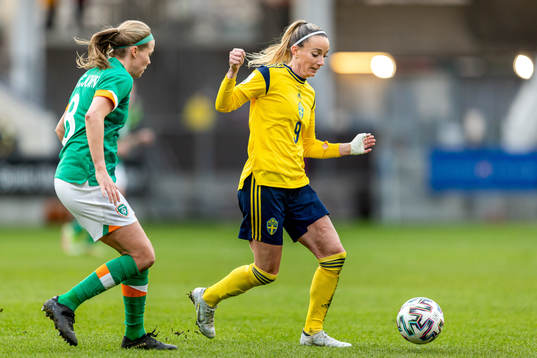 Ruesha Littlejohn of Ireland and Kosovare Asllani of Sweden