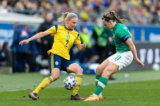 Jonna Andersson of Sweden and Katie McCabe of Ireland