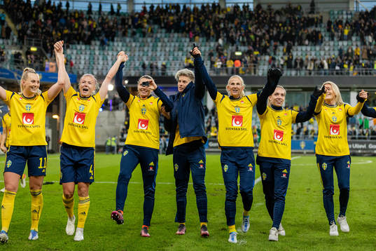 Players of Sweden celebrate