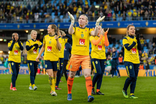 Goalkeeper Hedvig Lindahl of Sweden celebrates