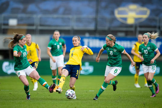 Chloe Mustaki and Ruesha Littlejohn of Ireland and Kosovare