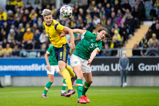 Lina Hurtig of Sweden and Niamh Fahey of Ireland