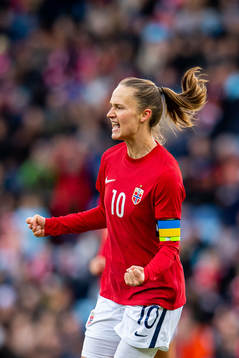 Caroline Graham Hansen of Norway celebrates