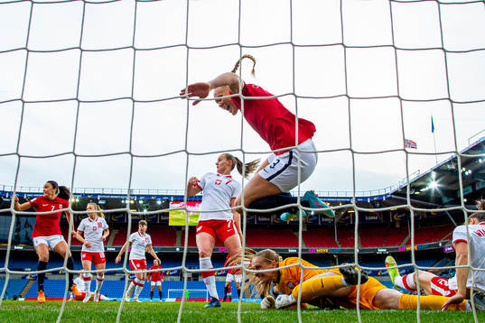 Maria Thorisdottir of Norway and goalkeeper Karolina Klabis