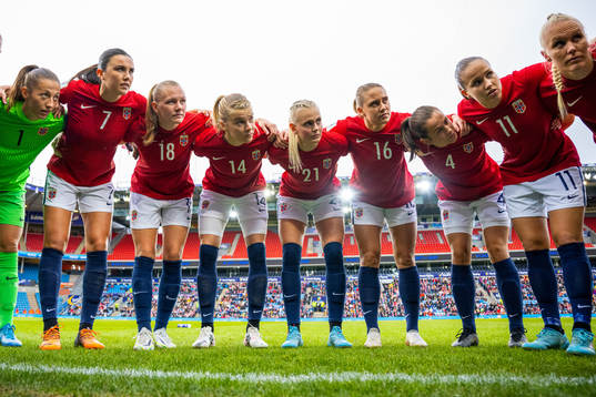 Goalkeeper Cecilie Fiskerstrand, Ingrid Syrstad Engen,