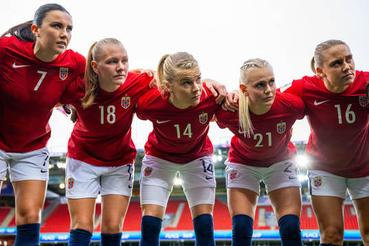 Ingrid Syrstad Engen, Frida Maanum, Ada Hegerberg, Karina