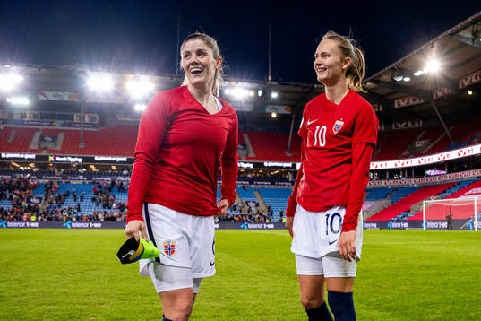 Maren Mjelde and Caroline Graham Hansen of Norway