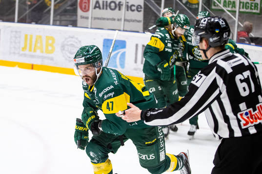 Björklövens Charles David Beaudoin jublar