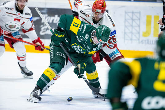 Björklövens Fredric Andersson och Modos Sam Vigneault