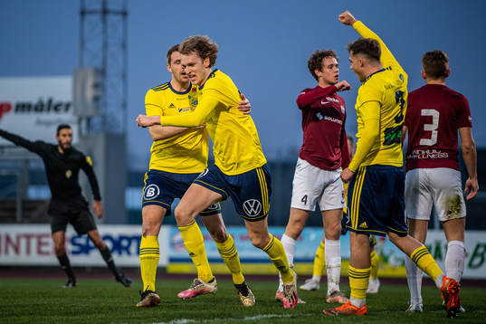 Bläddra bland fler bilder av Fotboll, Div 1 Södra, Ängelholms FF - Qviding FIF