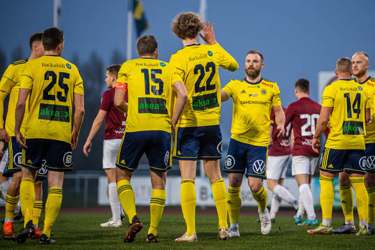 Ängelholms spelare jublar