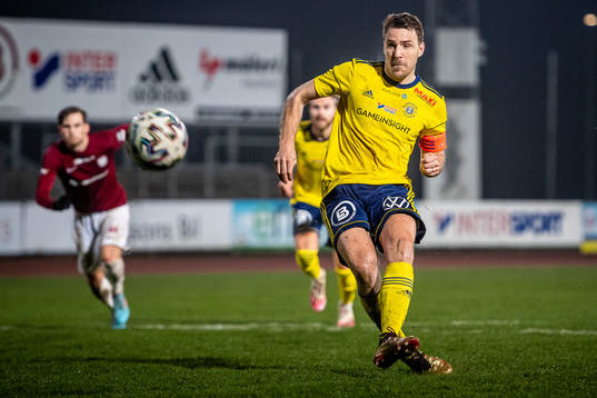 Ängelholms Johan Oremo gör 2-1 på straffspark
