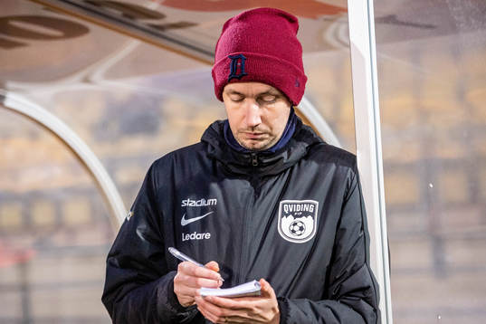 Qvidings tränare Emil Alexandersson