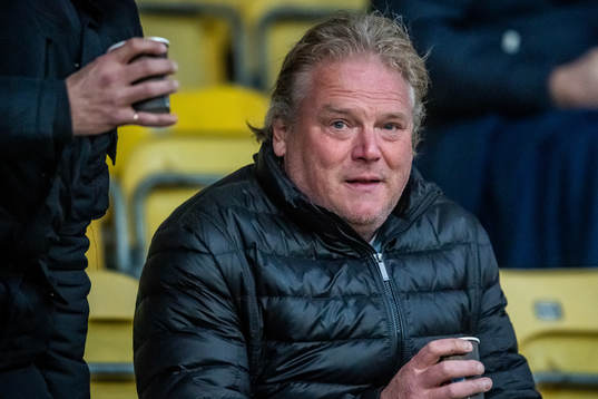 Helsingborg IFs tränare Jörgen Lennartsson på läktaren