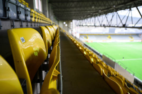Tomma stolar på Borås Arena