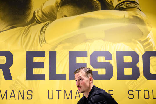 Elfsborgs Simon Olsson blir intervjuad