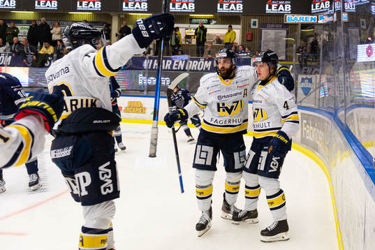 s Taylor Matson och Emil Andrae jublar