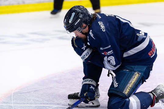 Karlskogas Janne Tavi har ont