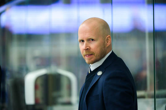 s assisterande tränare Tobias Thermell