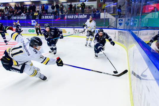 s Simon Önerud och Karlskogas Kalle Jellvert