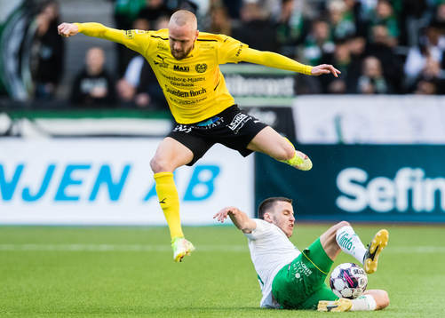Hammarbys Jeppe Andrup Andersen och Mjällbys Adam Ståhl