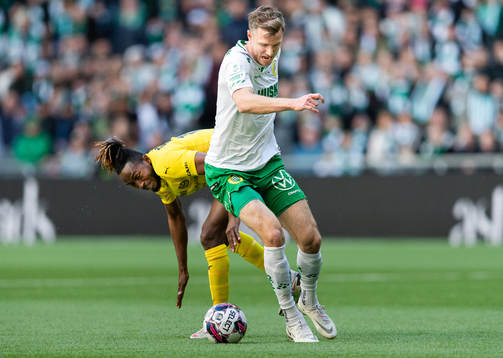 Mjällbys målvakt Noel Törnqvist och Hammarbys Richard