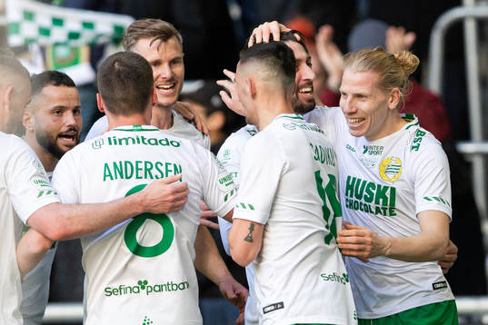 Hammarbys Gustav Ludwigson jublar