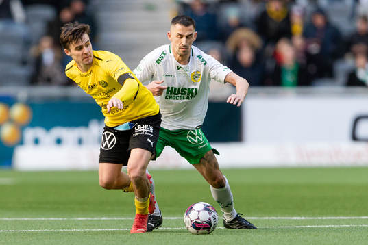 Mjällbys Jesper Gustavsson och Hammarbys Loret Sadiku