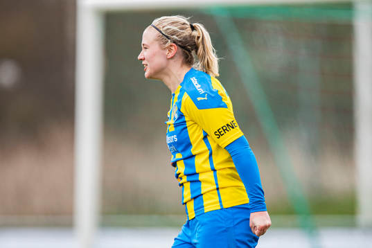 Eskilsminnes Julia Lennartsson jublar
