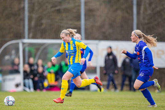 Eskilsminnes Julia Lennartsson gör 2-0