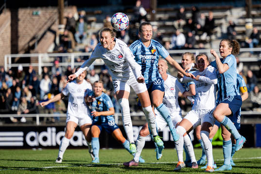 Rosengårds Emma Berglund och Djurgårdens Tove Almqvist