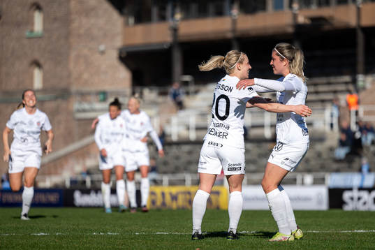 Rosengårds Mia Persson jublar