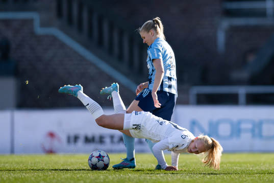 Djurgårdens Nellie Lilja och Rosengårds Sofie Bruun