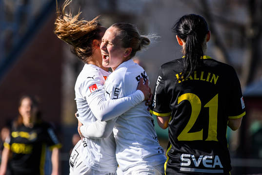 Häckens Filippa Curmark jublar
