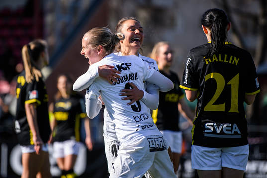 Häckens Filippa Curmark jublar