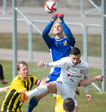 IFK Hässleholms målvakt Carl Lundahl Persson i matchen i