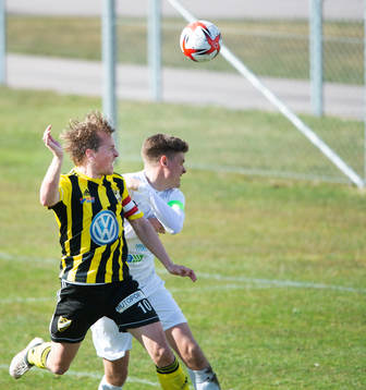 IFK Hässleholms Robin Strömberg kvitterar till 2-2 i