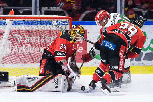 Luleås målvakt Joel Lassinantti och Frölundas Joel
