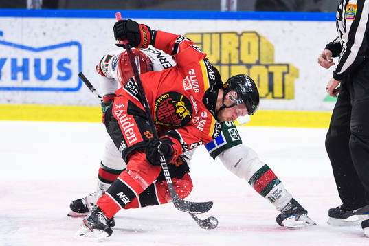 Frölundas Joel Lundqvist och Luleås Juhani Tyrväinen