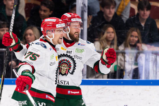 Frölundas Radan Lenc och Jan Mursak jublar