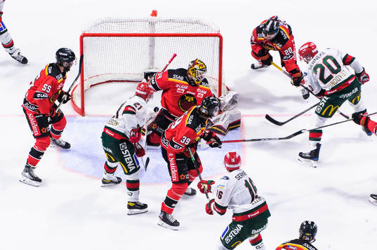 Frölundas Joel Lundqvist sätter 1-3 bakom Luleås
